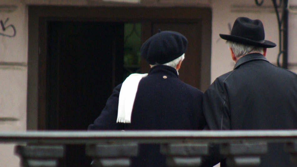 До 1 октября пенсионеры решают, как получать соцуслуги в 2026 году